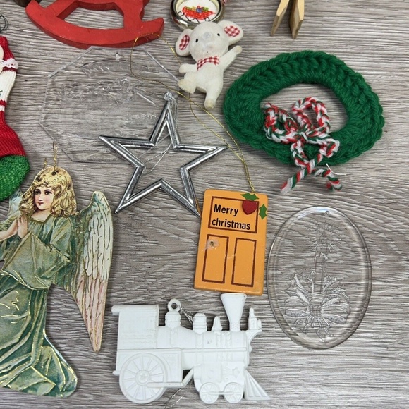 Vintage Lot Christmas Tree Ornaments Yarn Plastic Felt Wood Handmade Assorted - Picture 8 of 16